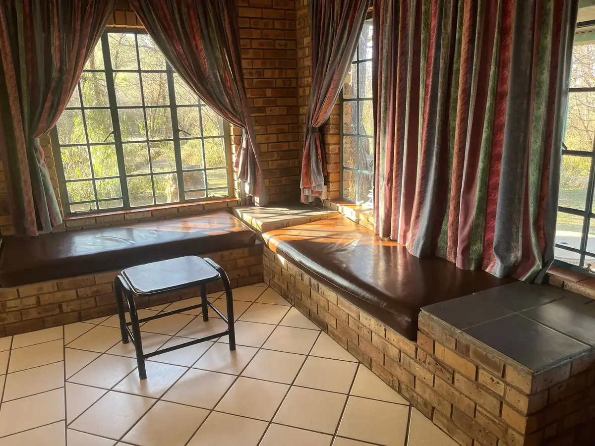 Kuifkopvisvanger at Raaswater River Lodge — photo 2