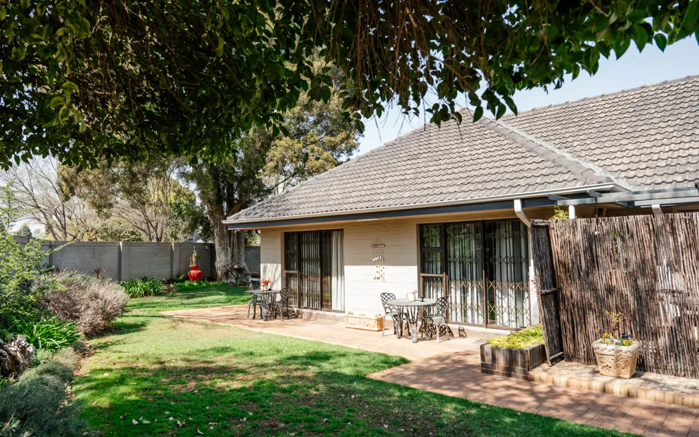 A private cottage and garden at Cosy Cottages